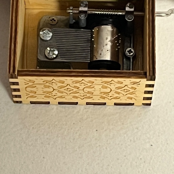 Totoro Mei Satsuki Hand Crank Wooden Music Box Anime Studio Ghibli Musical - Picture 4 of 11